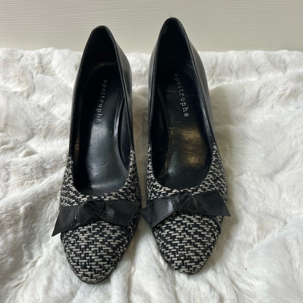 Apostrophe Heels - Picture 2 of 10